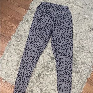 Balance Athletica snow leopard leggings S